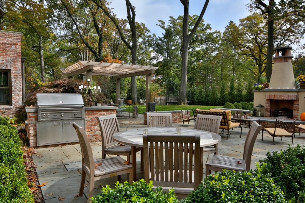 Outdoor Living Space What is Motivating Americans to Move and Buy Homes Right Now?